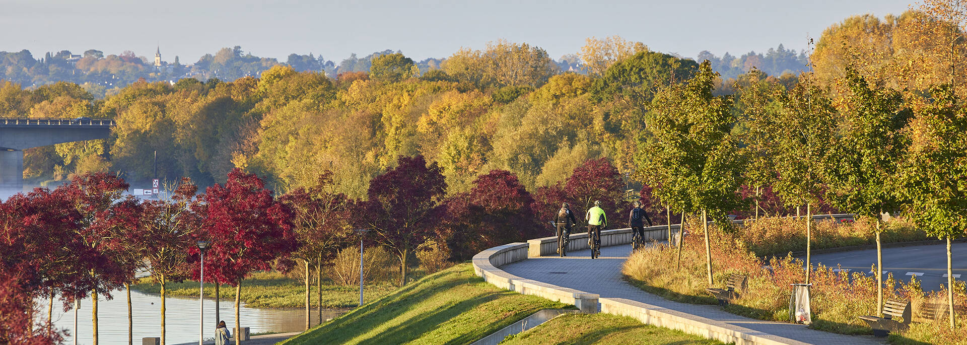 L'automne à Angers, sur les bords de Maine à vélo
