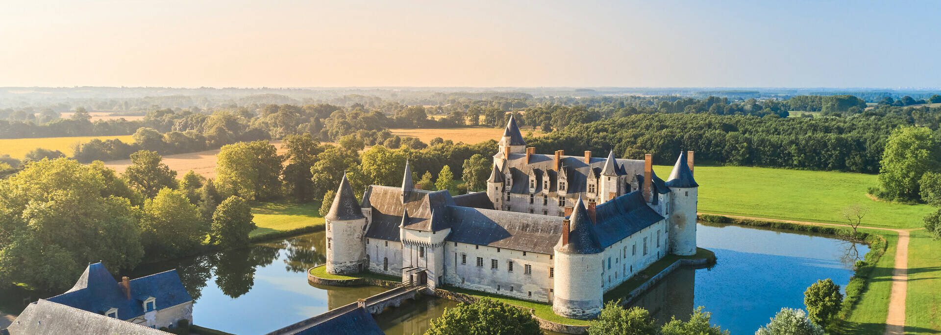 View on the château du Plessis Bourré