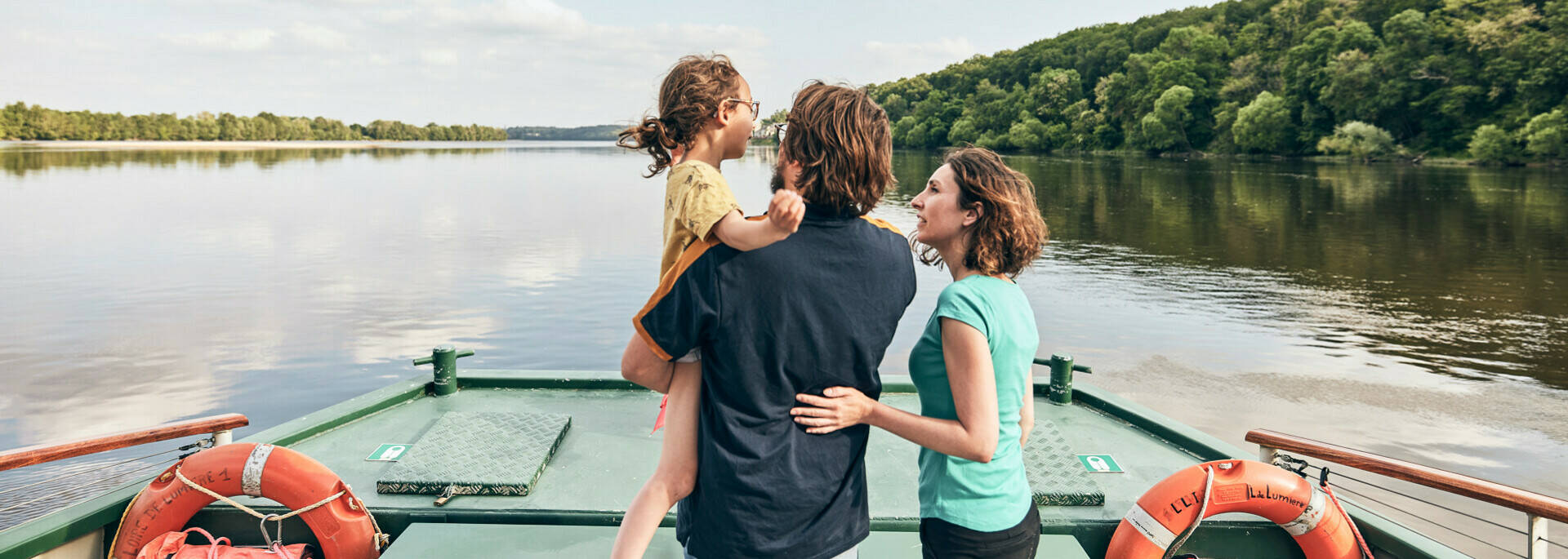 Cruise on the Loire, two parents and a child