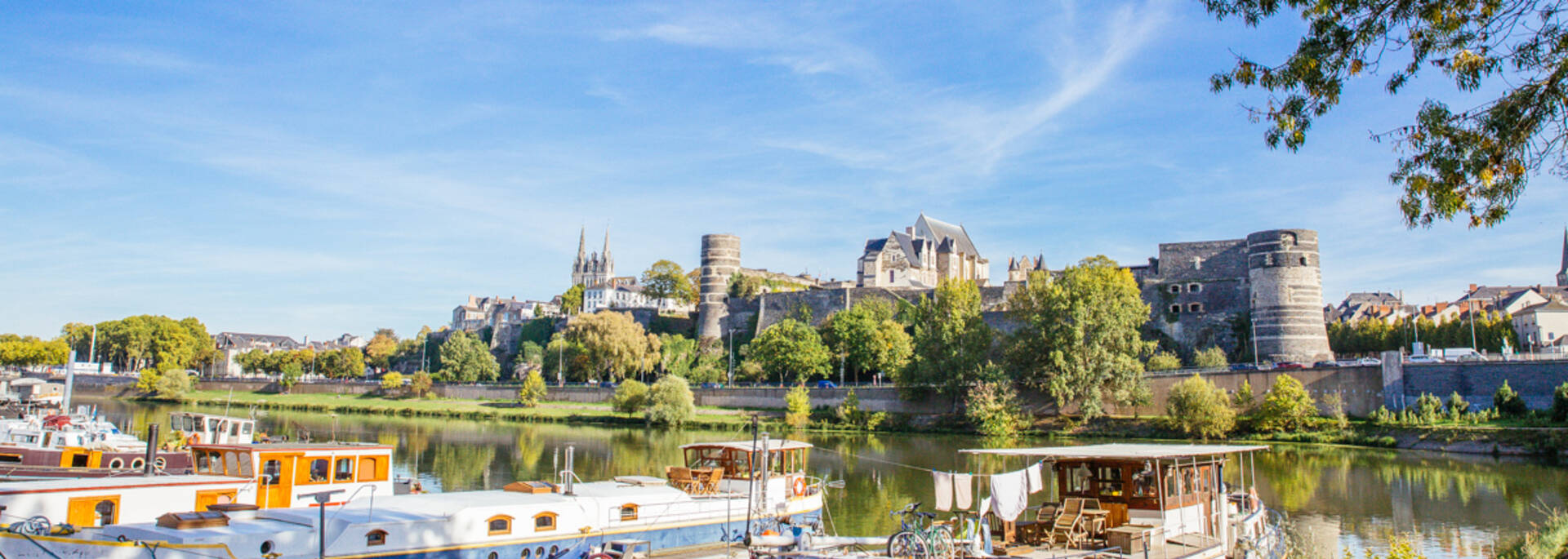 View on monuments in Angers, cale de la Savatte © Les Conteurs