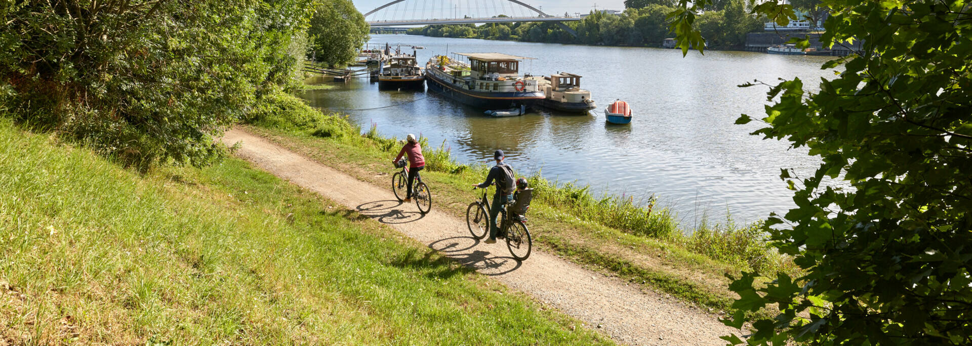 Cyclistes sur l'itinéraire de la Vélofrancette 