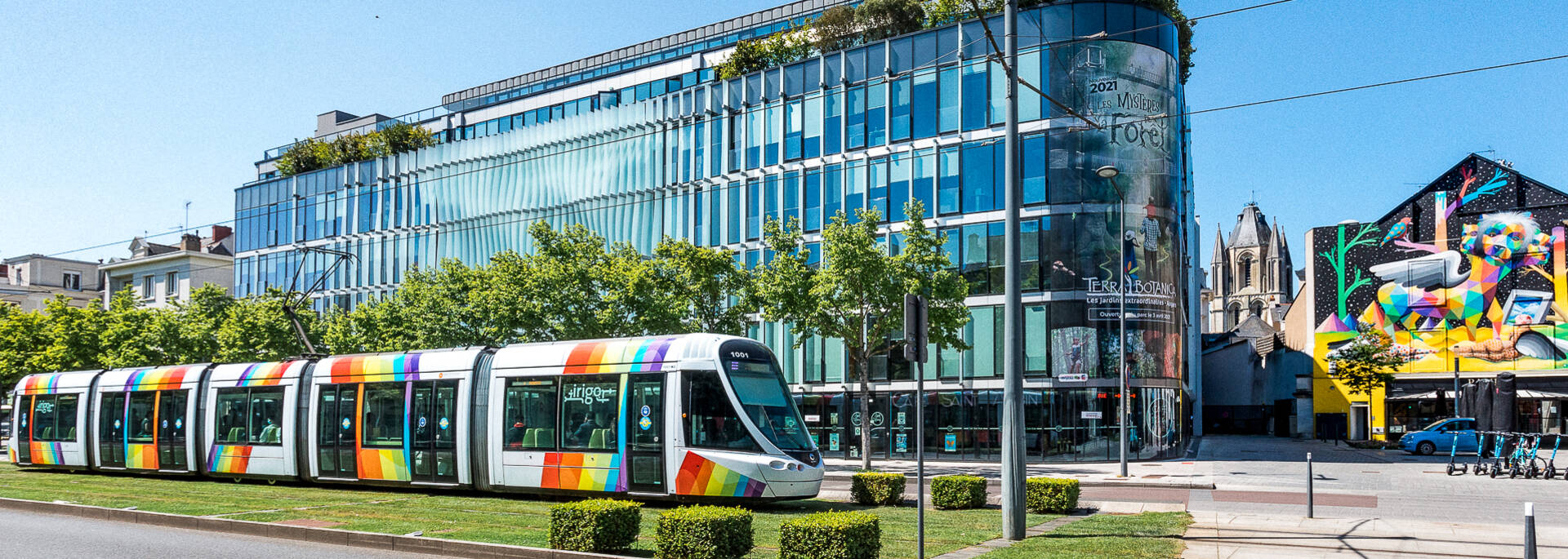 Tramway passant sur le boulevard Foch à Angers