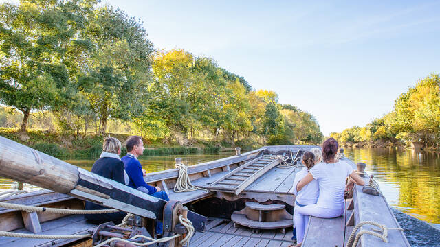 On the water in Angers © Les Conteurs