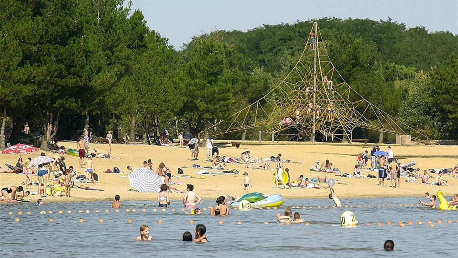 Amusement park Les Sablières in Écouflant