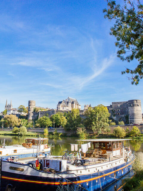 View on monuments in Angers, cale de la Savatte © Les Conteurs
