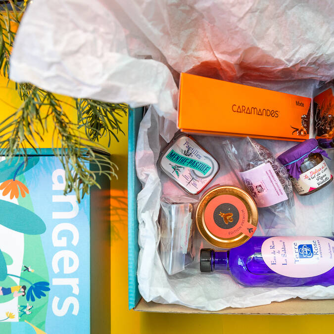 Gift box Angers with a selection of products 